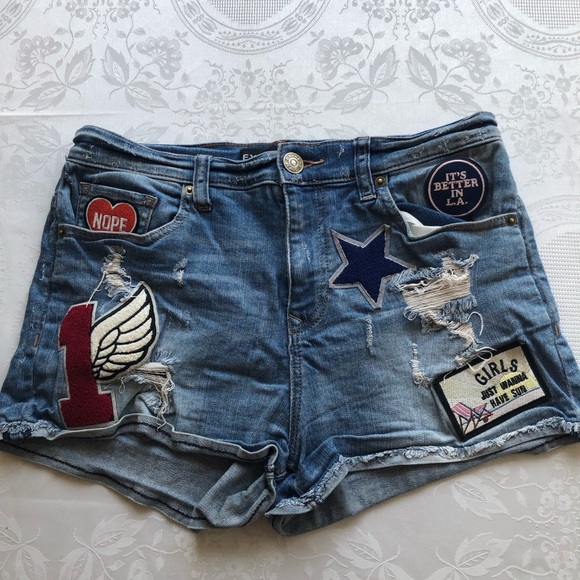 Express Jeans Women’s Size 8 Jeans Denim Shorts Embroidered Casual Regular-Fit - Picture 13 of 16